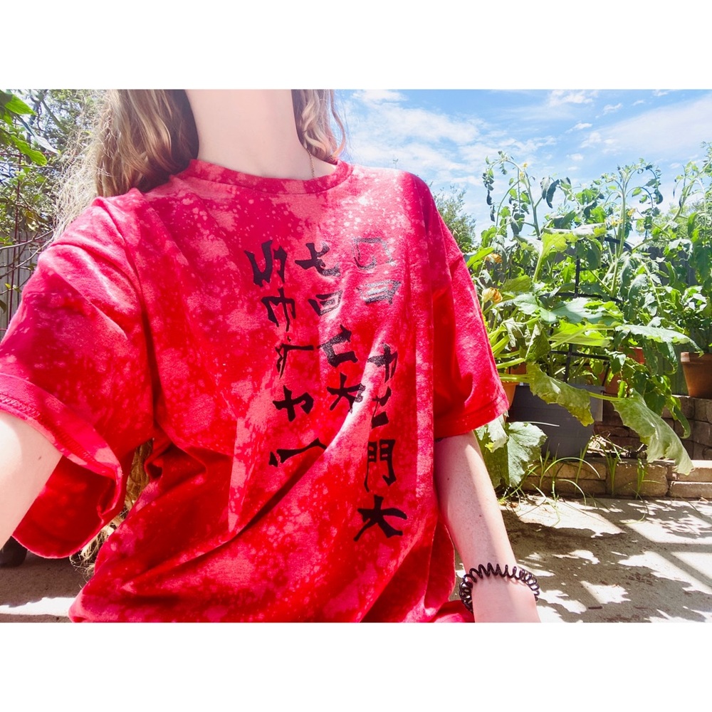 💙HP💙 UPCYCLED Vintage Chinese Bleach Tie-Dye Tee